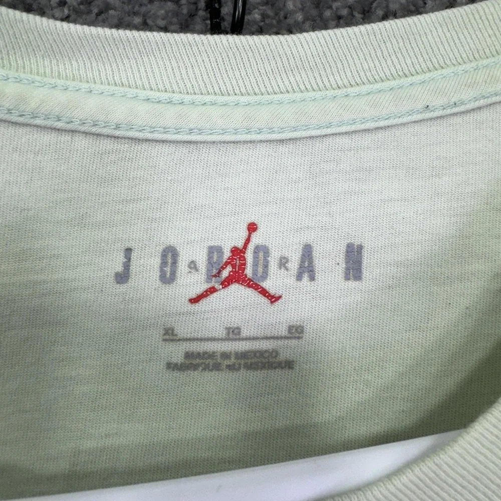 Jordan Shirt Mens XL Green Jumpman Globe Hands Graphic Tee Nike Basketball